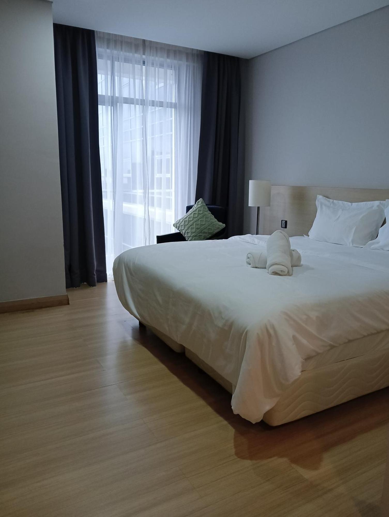 The Straits Suites By Ciconia Malacca Exterior foto