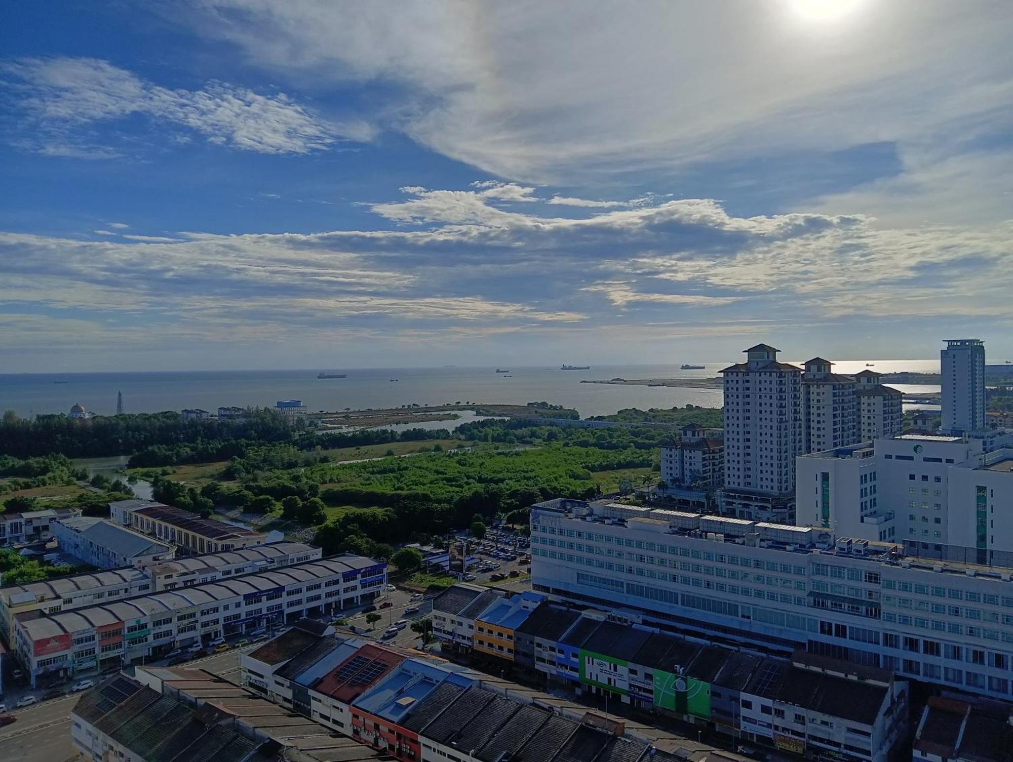 The Straits Suites By Ciconia Malacca Exterior foto